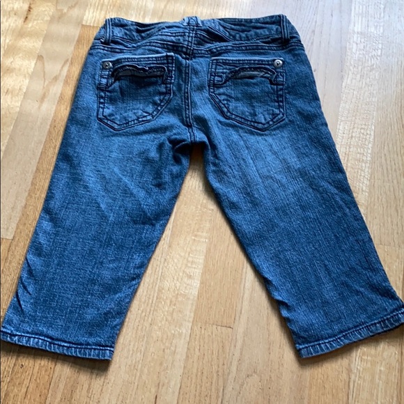 Bermuda Shorts - Picture 2 of 3